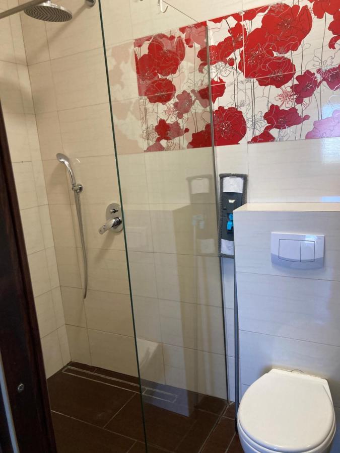 Apartamenty I Pokoje Na Letniej Ujście-Darłowskie Exteriör bild